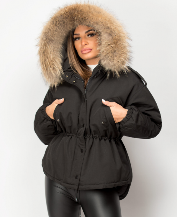 Jaket parka dengan faux fur di hoodie